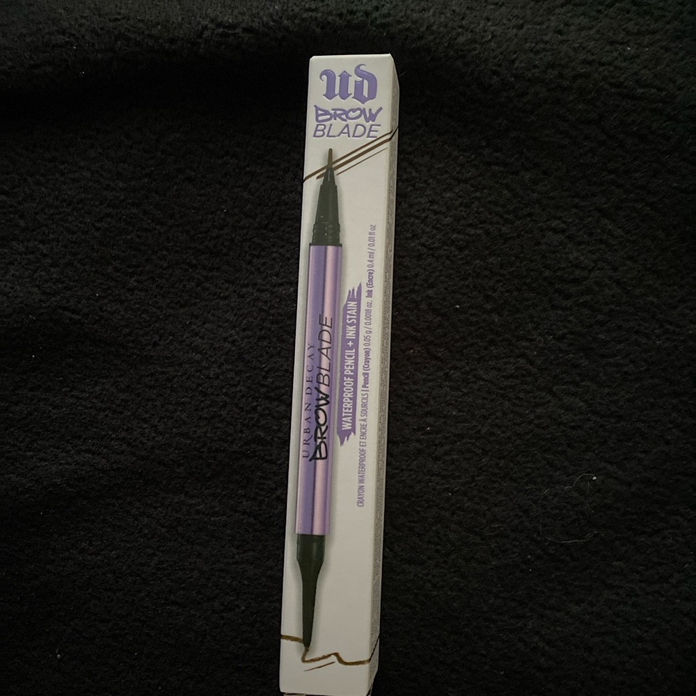 Urban Decay Brow Blade Waterproof pencil + ink stain